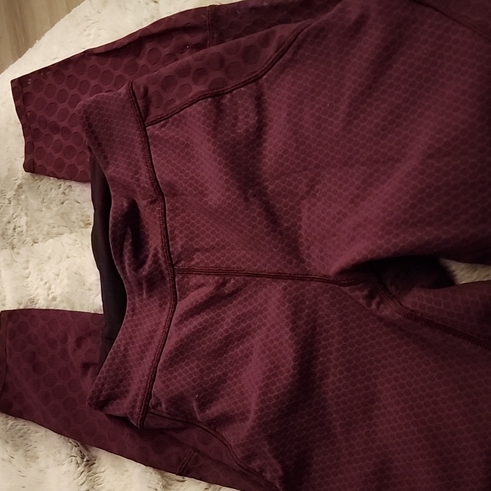 Lululemon maroon tights Size 2 with maroon netting as shown in pics 🧘‍♀️